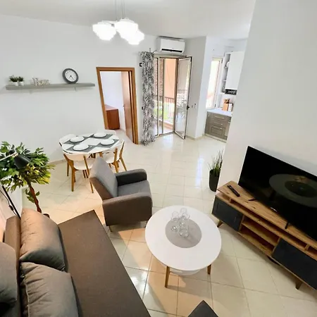 Apartament U Slaviku Golem (Tirana)
